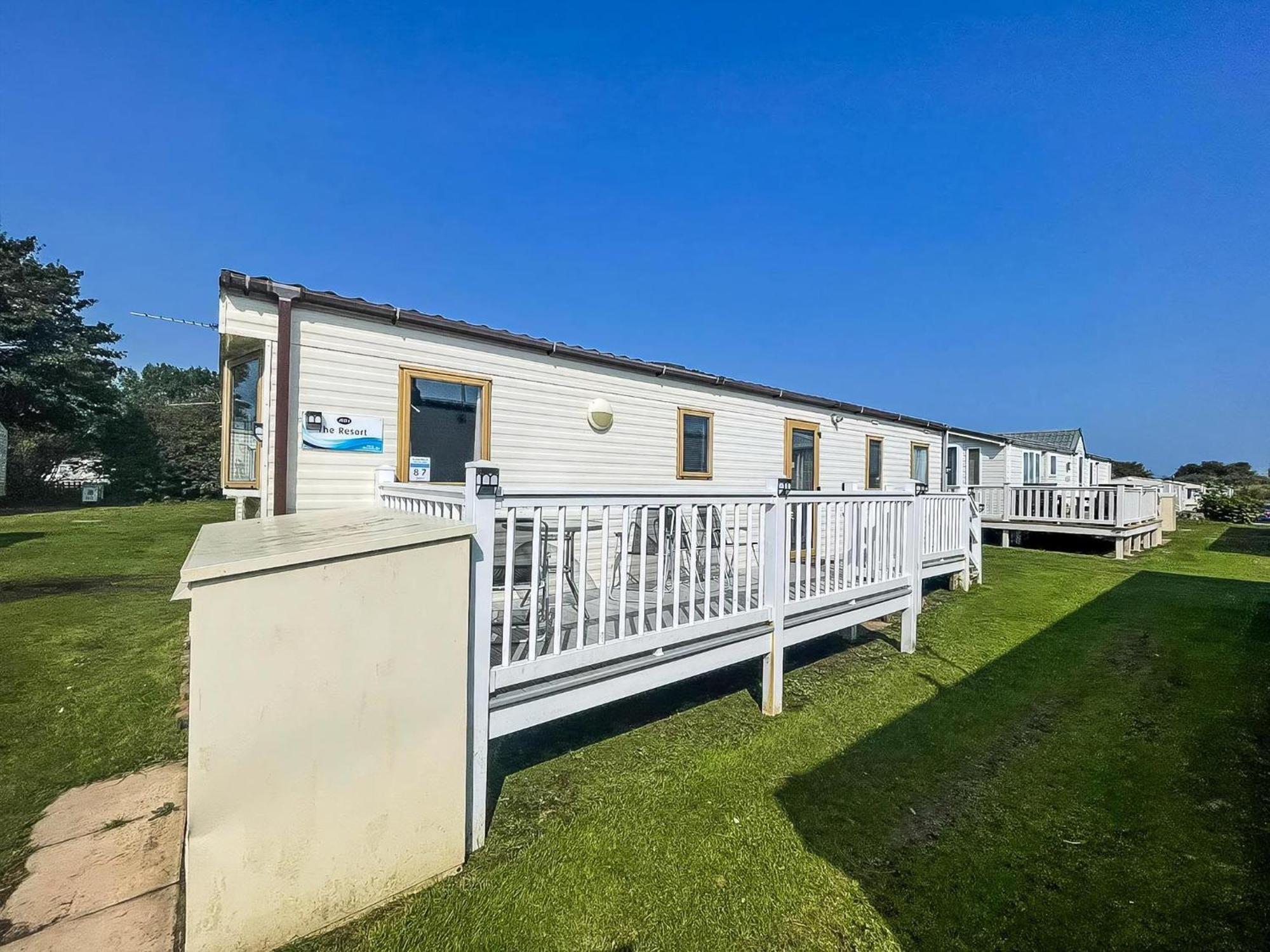 8 Berth Caravan With Decking At Sunnydale In Lincolnshire Ref 35087S Лаут Экстерьер фото