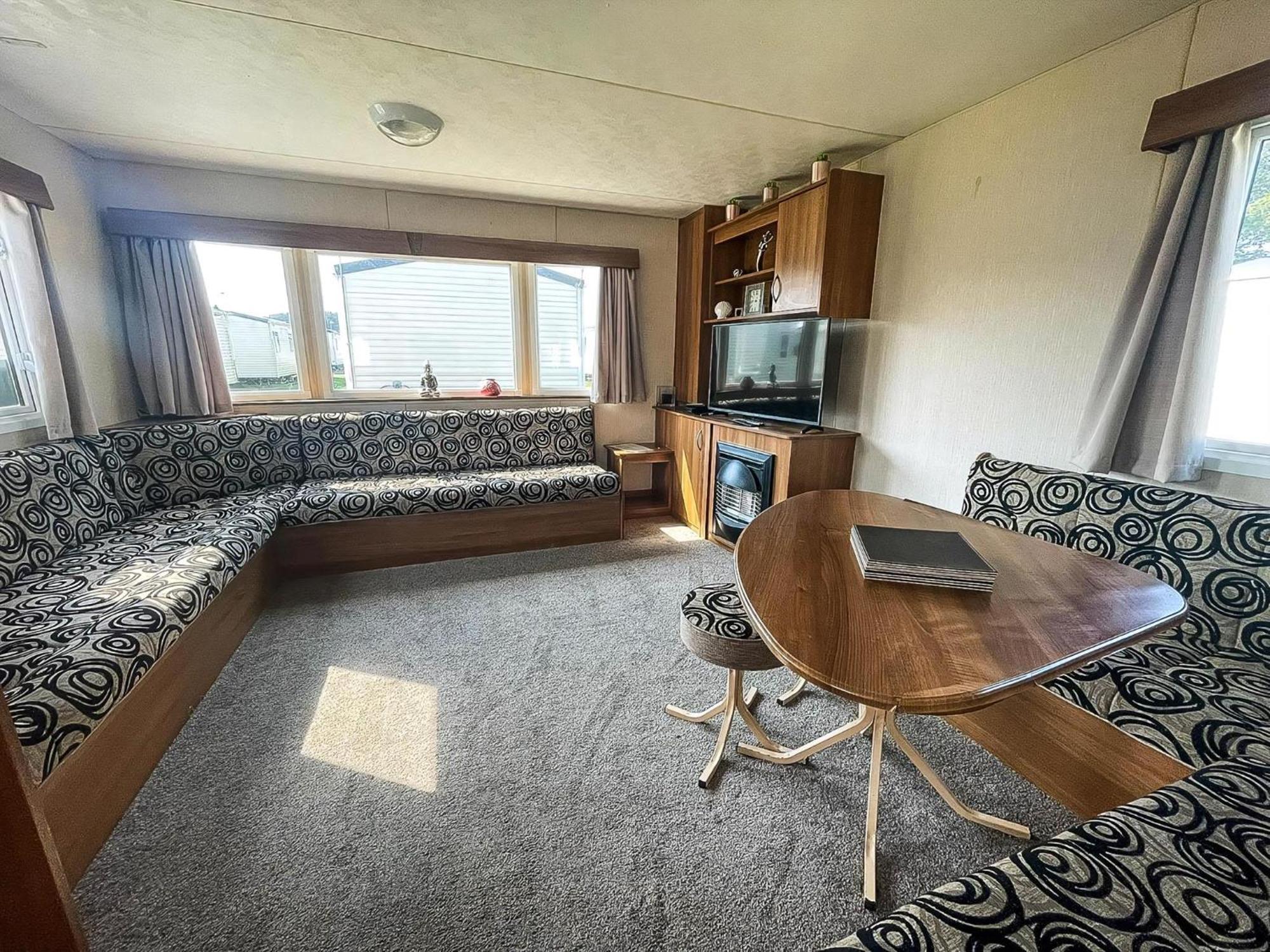8 Berth Caravan With Decking At Sunnydale In Lincolnshire Ref 35087S Лаут Экстерьер фото