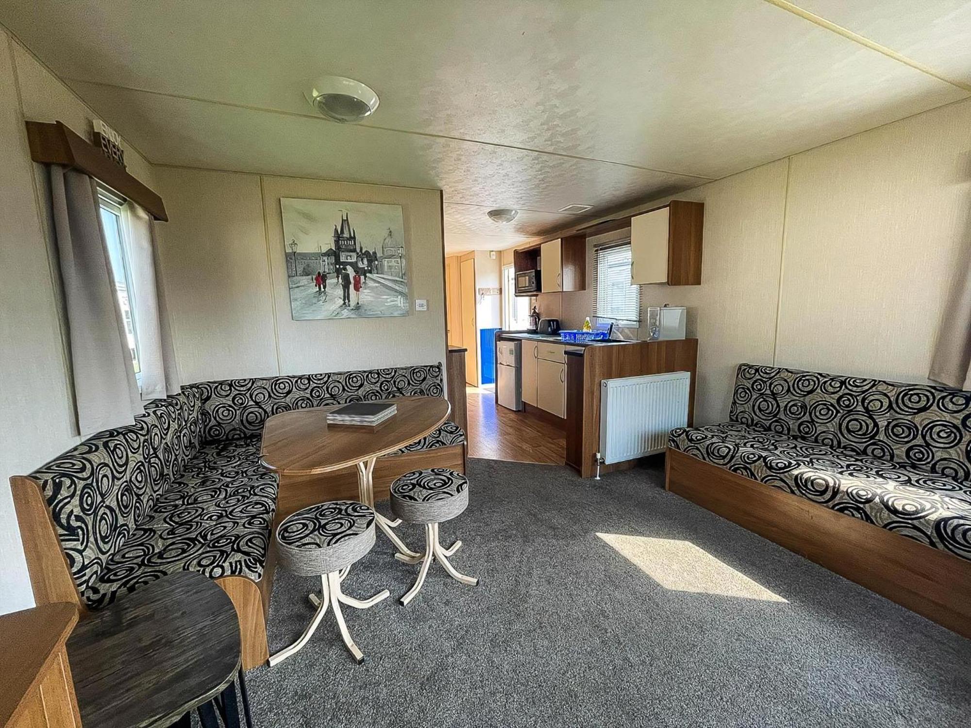 8 Berth Caravan With Decking At Sunnydale In Lincolnshire Ref 35087S Лаут Экстерьер фото