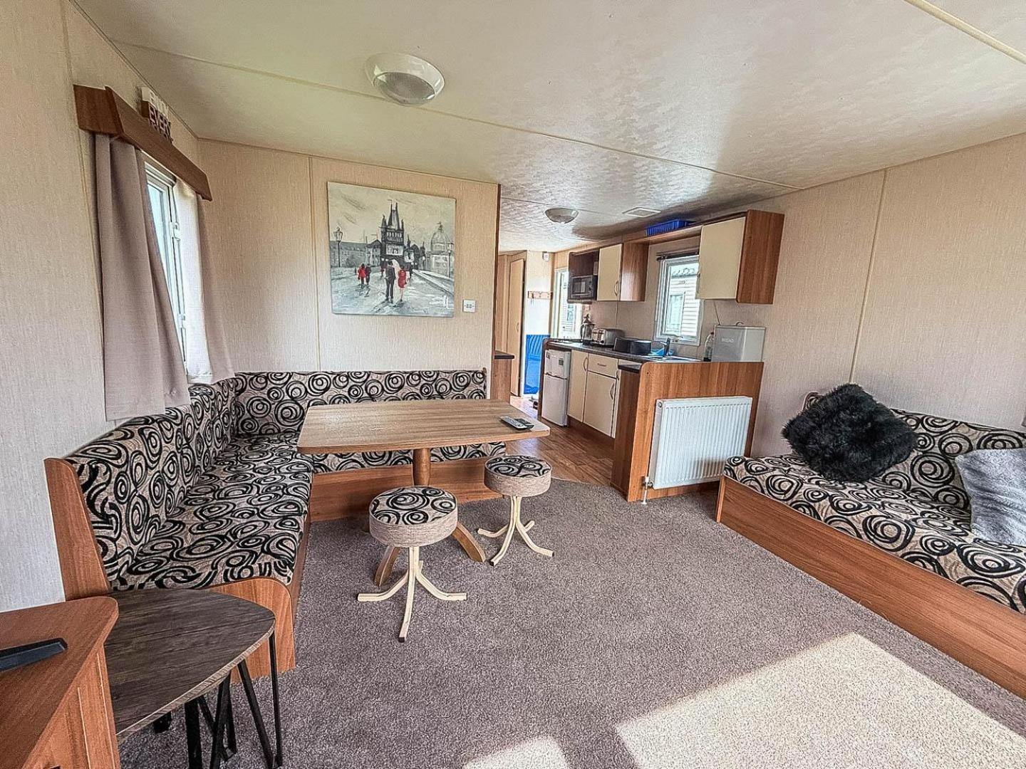 8 Berth Caravan With Decking At Sunnydale In Lincolnshire Ref 35087S Лаут Экстерьер фото