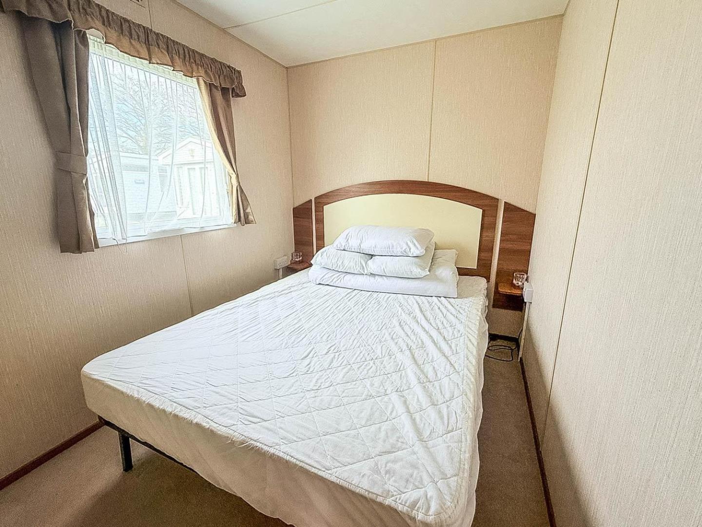 8 Berth Caravan With Decking At Sunnydale In Lincolnshire Ref 35087S Лаут Экстерьер фото