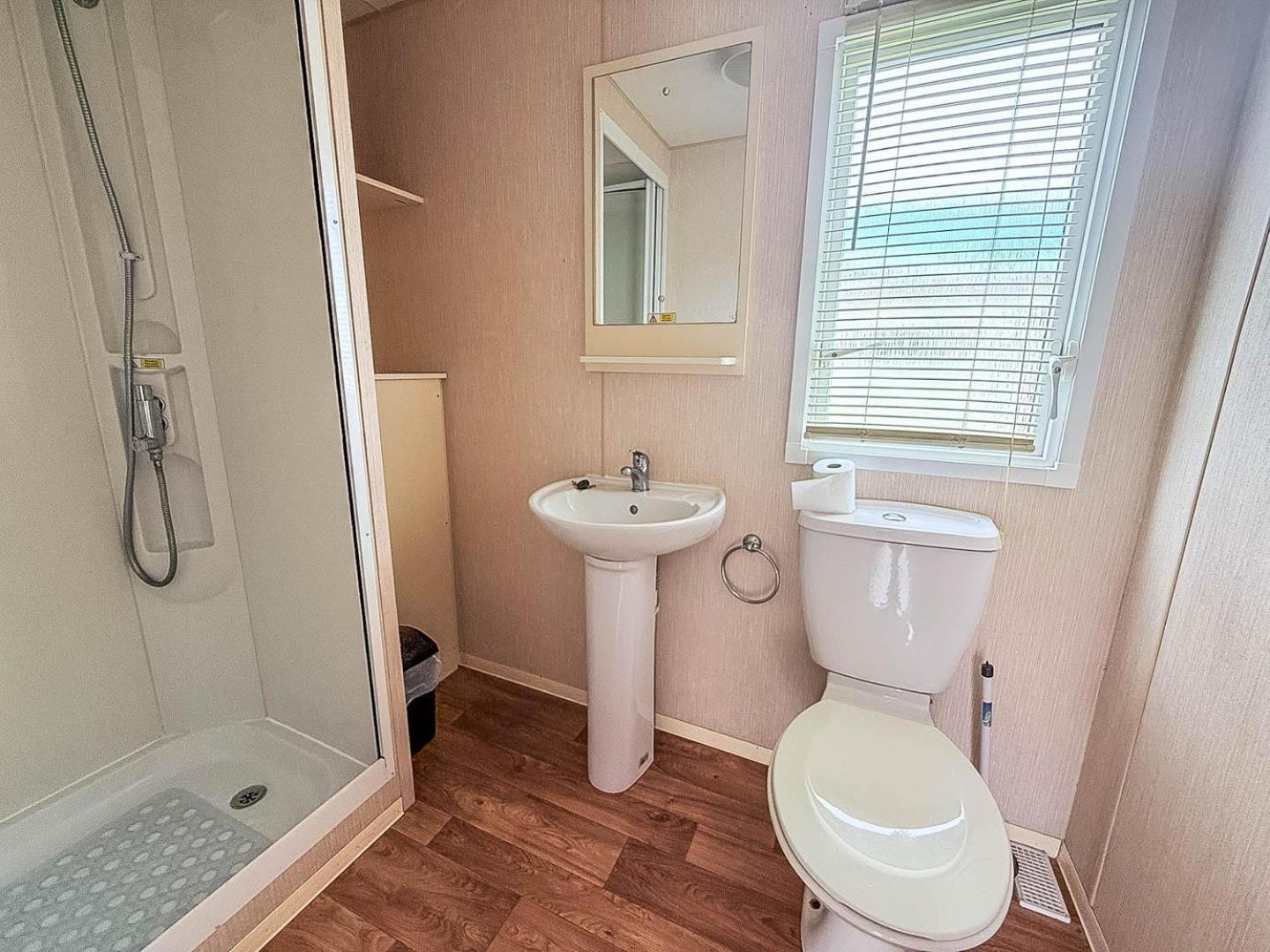 8 Berth Caravan With Decking At Sunnydale In Lincolnshire Ref 35087S Лаут Экстерьер фото