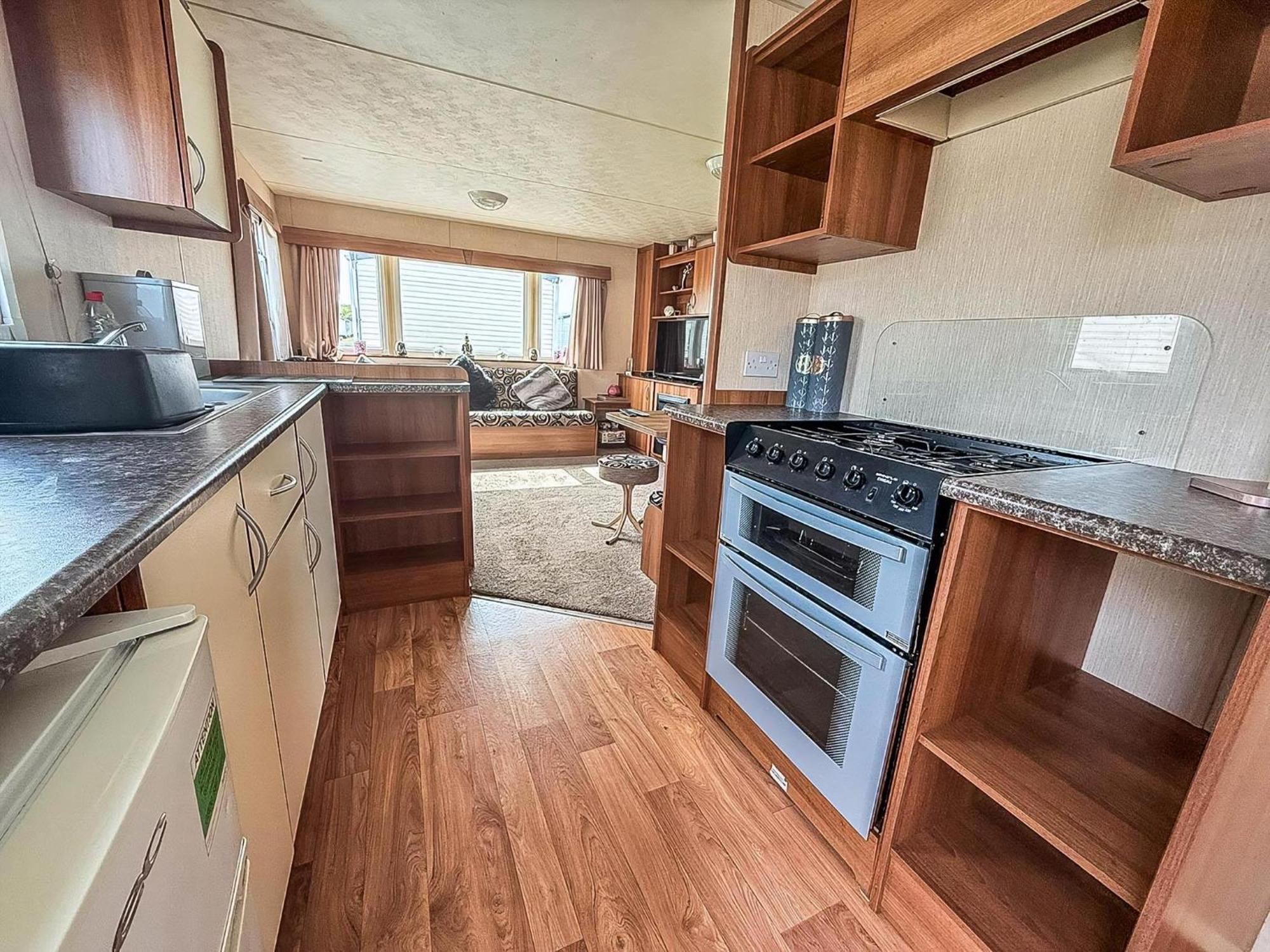 8 Berth Caravan With Decking At Sunnydale In Lincolnshire Ref 35087S Лаут Экстерьер фото