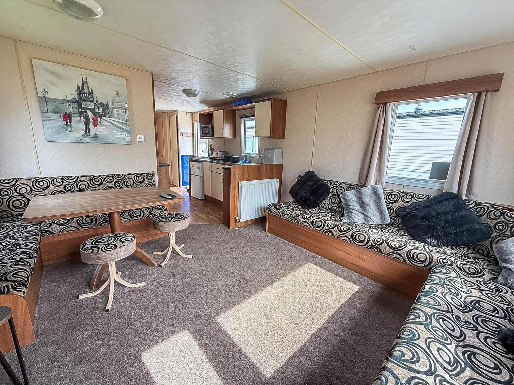 8 Berth Caravan With Decking At Sunnydale In Lincolnshire Ref 35087S Лаут Экстерьер фото